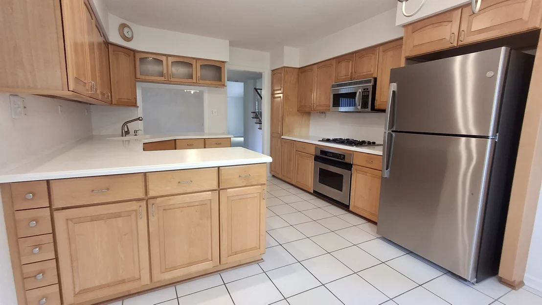 Photo of 1031 Holly Lane