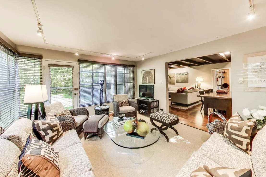 Photo of 1076 Old Elm Lane