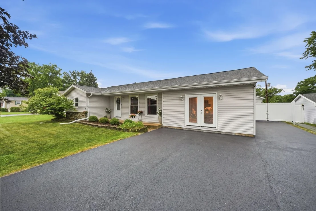 Photo of 403 Arrowhead Drive