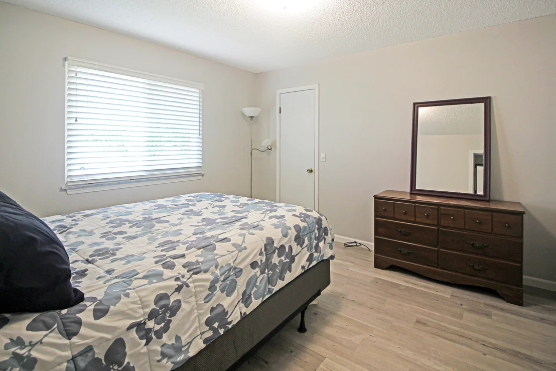 Photo of Unit 0 at 915 Laura Drive