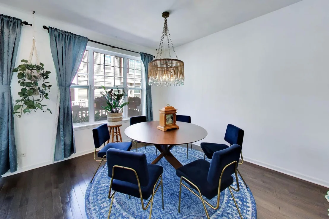 Photo of 810 Lexington Circle W