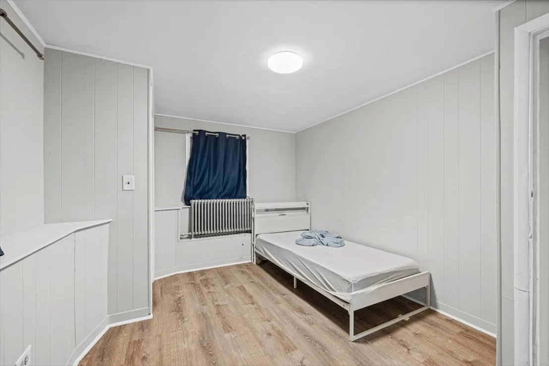 Photo of 1235 Leon Place