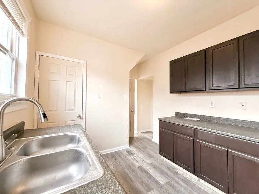 Photo of 1406 W 109th Place