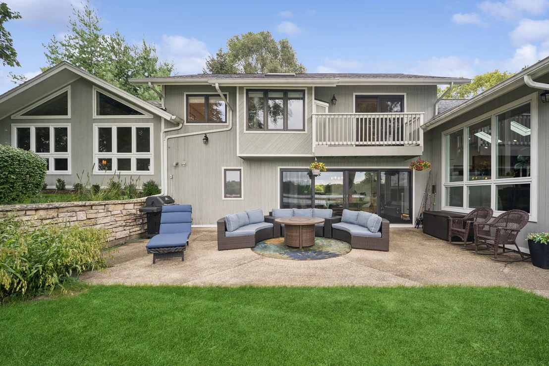 Photo of 498 Lakepoint Drive