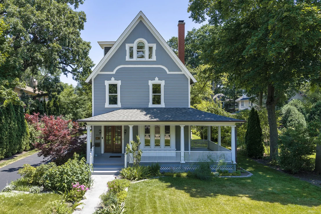 Photo of 589 Vernon Avenue