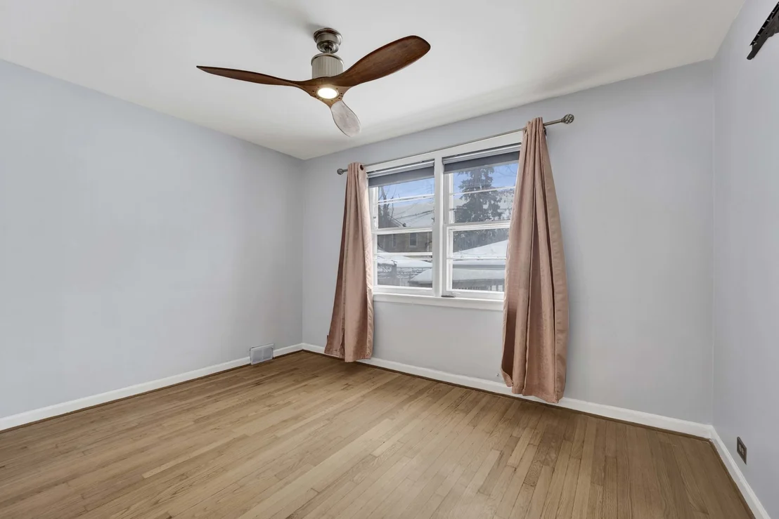 Photo of 5265 W Devon Avenue