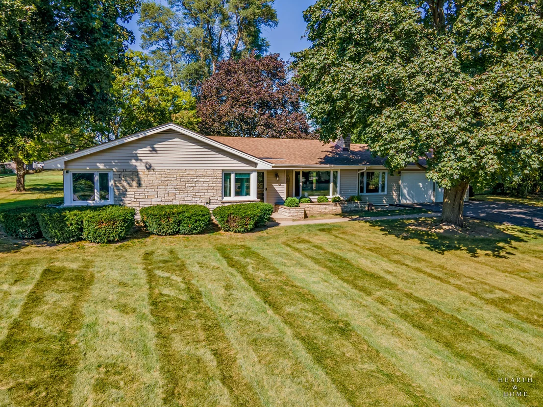 Photo of 11518 Algonquin Road