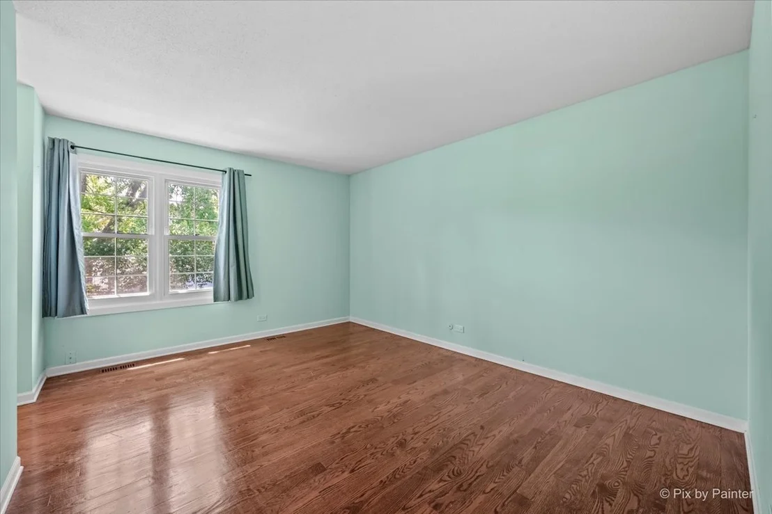 Photo of 858 SHOREWOOD Drive