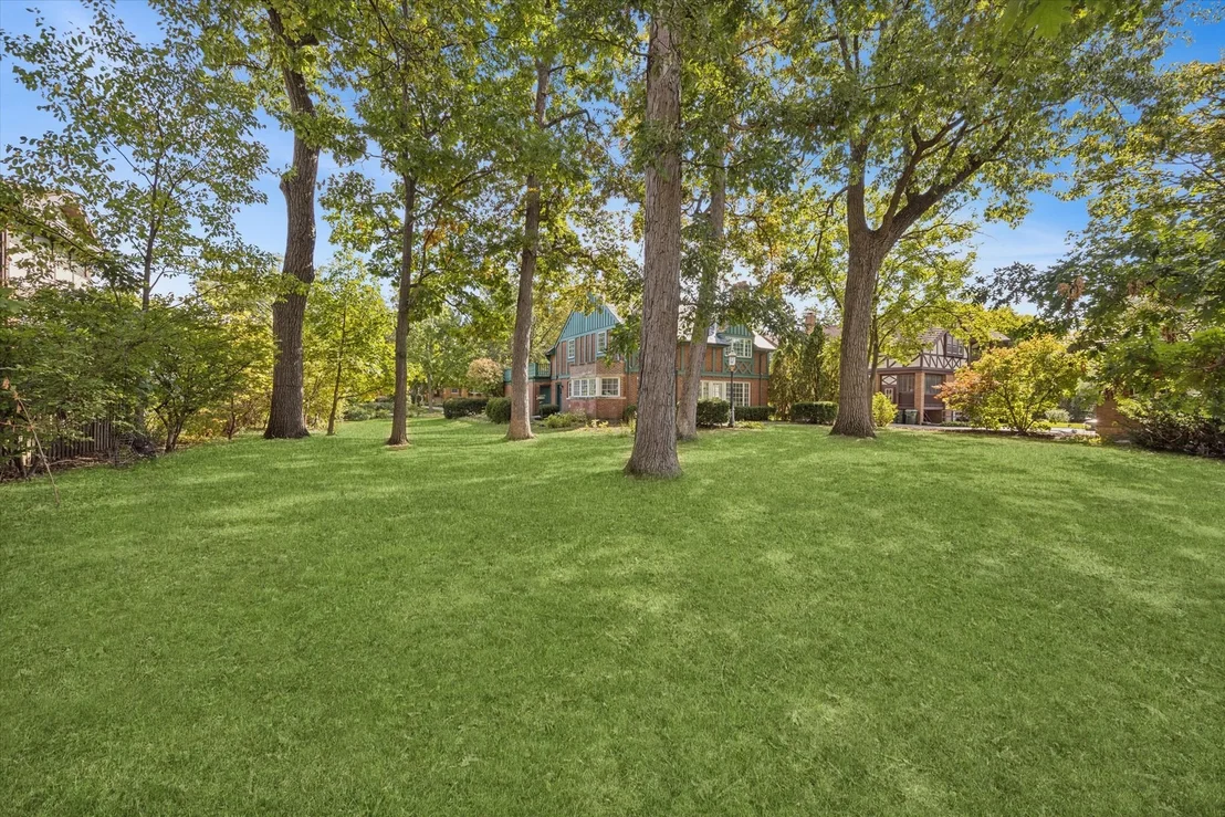 Photo of 220 Maplewood Road
