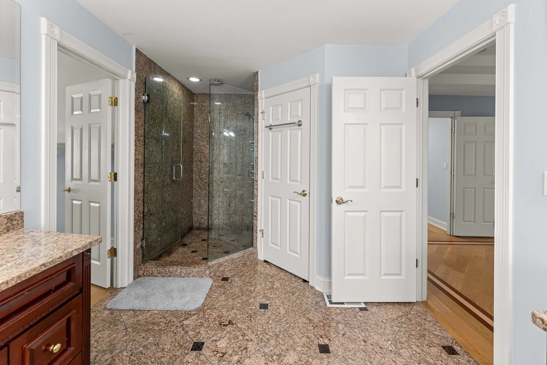 Photo of 281 N Forest Drive