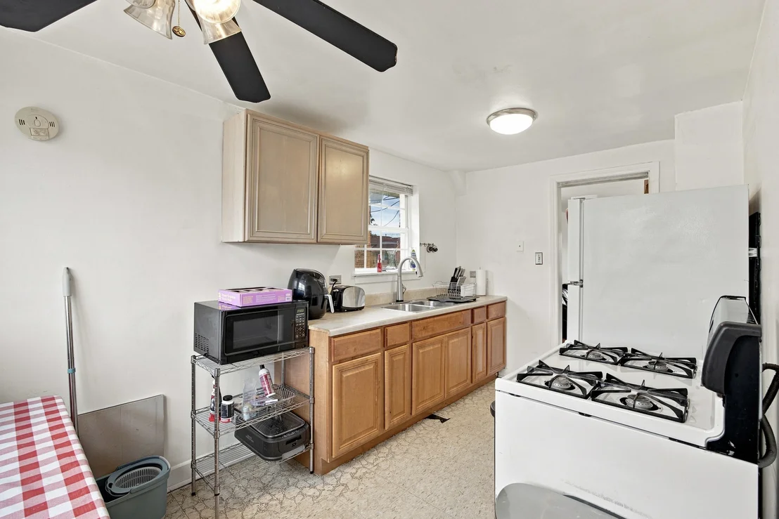 Photo of 2121 S 14th Avenue