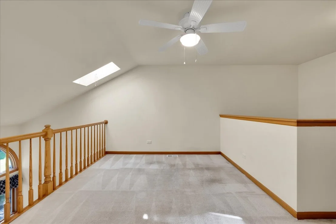 Photo of 446 S Wenbriar Square