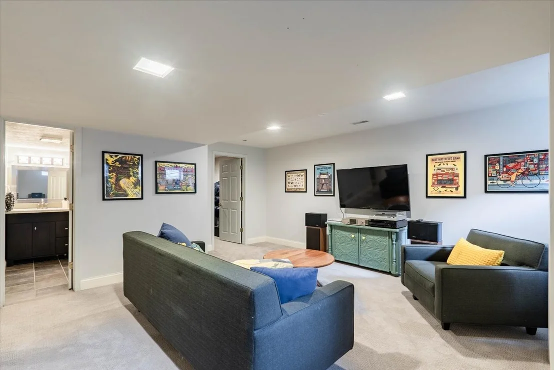 Photo of 2202 Hedgewood Drive