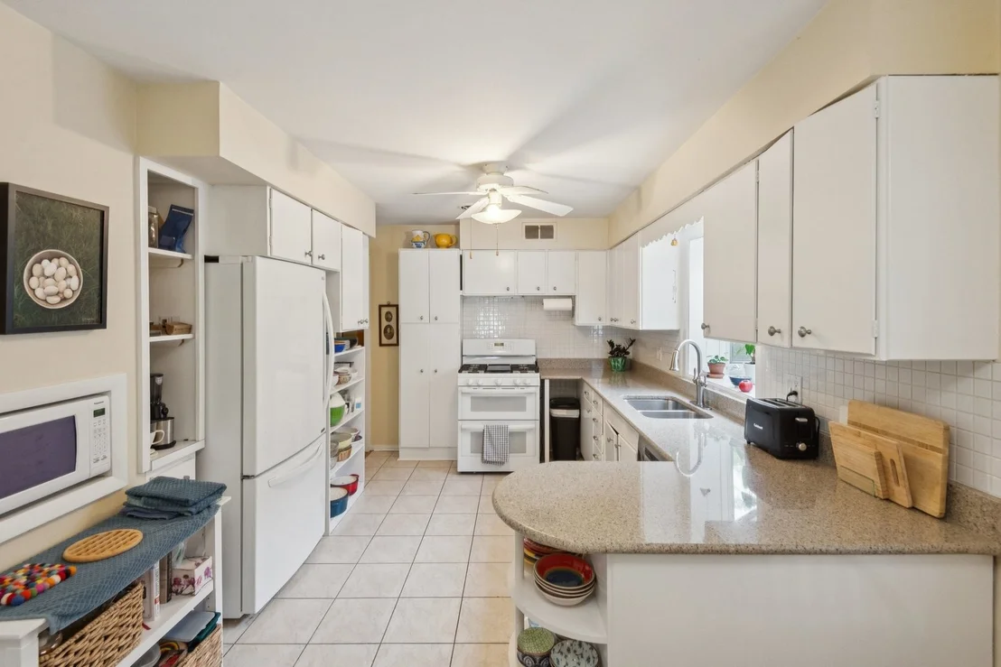 Photo of 2149 Hartrey Avenue