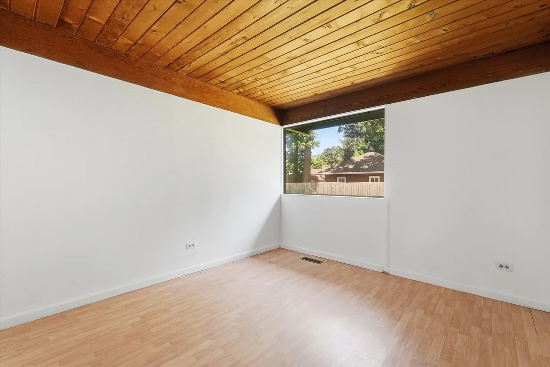 Photo of 1460 Eagle Road
