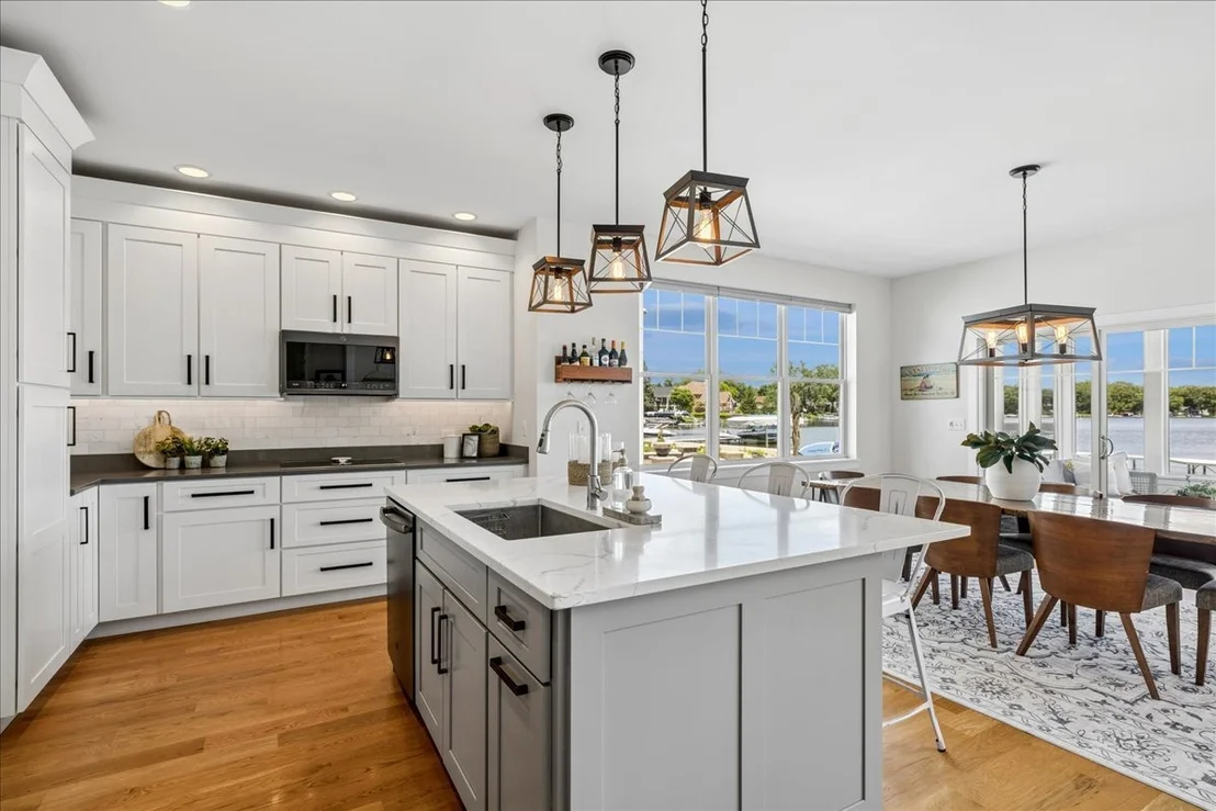 Photo of 225 Edgewater Drive