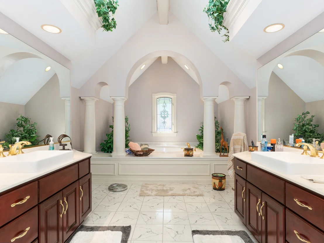 Photo of 818 Fox Glen Drive