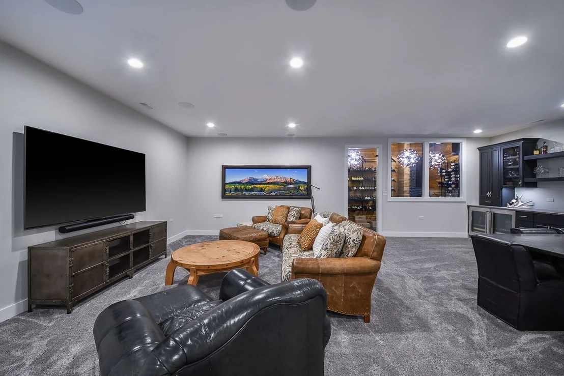 Photo of 618 N Wheaton Avenue