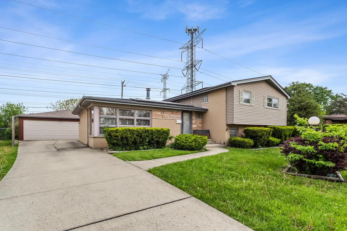 Photo of 7638 Maple Street