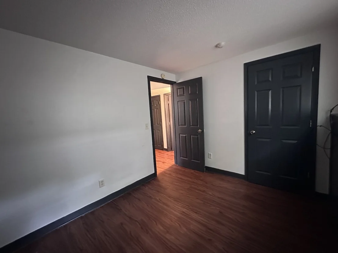 Photo of 909 Sunset Ridge