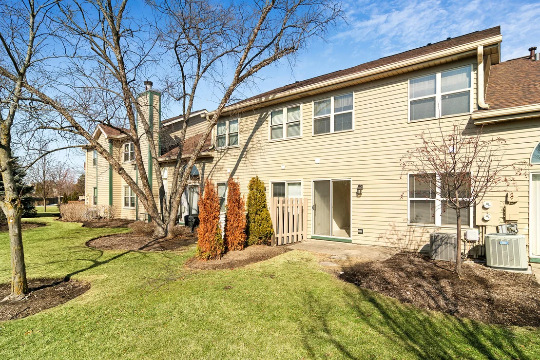 Photo of 988 Ridgefield Lane