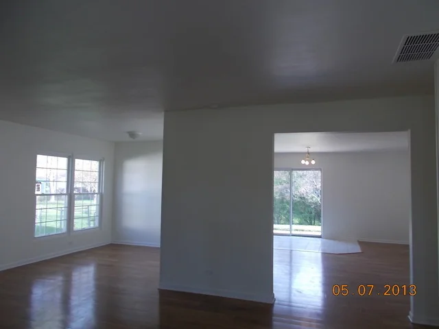 Photo of 19 E Cunningham Drive