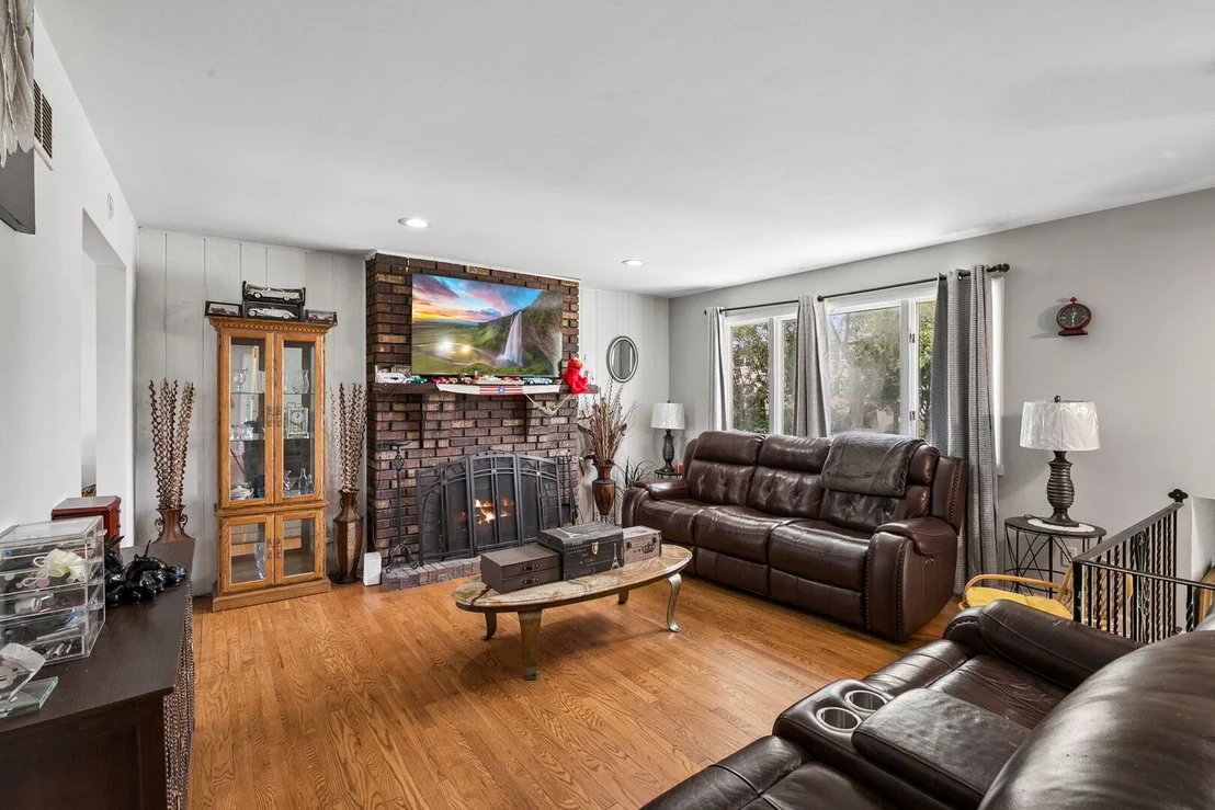 Photo of 356 W Park Avenue