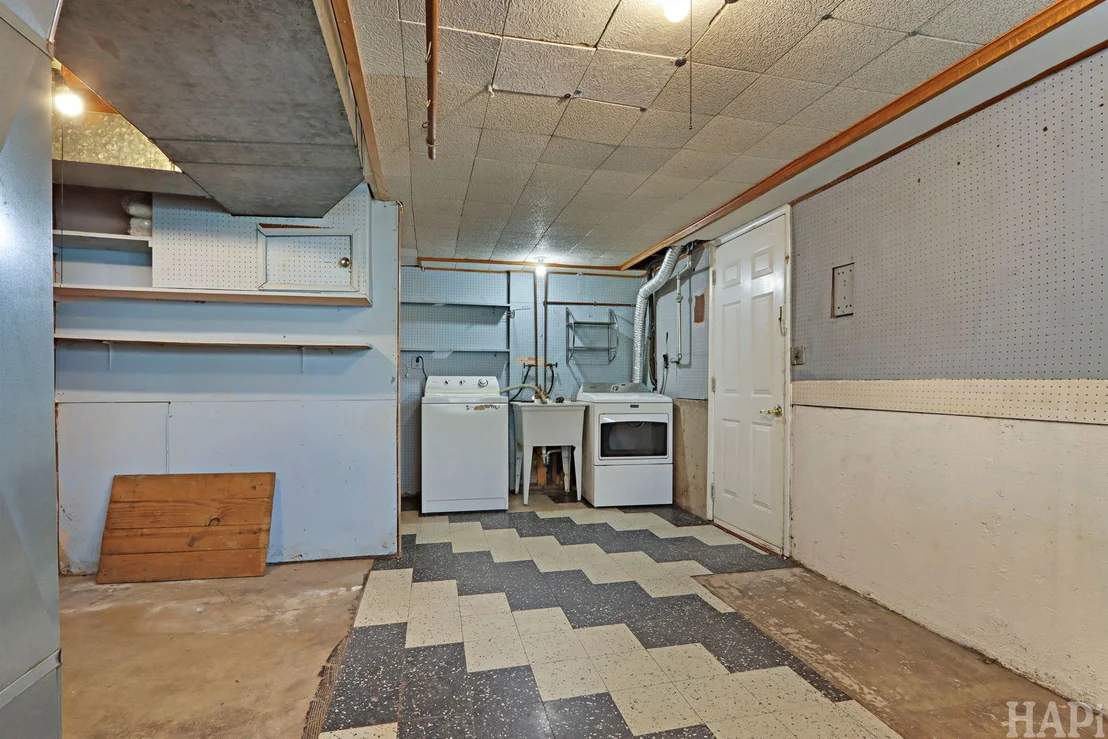 Photo of 412 Warren Road