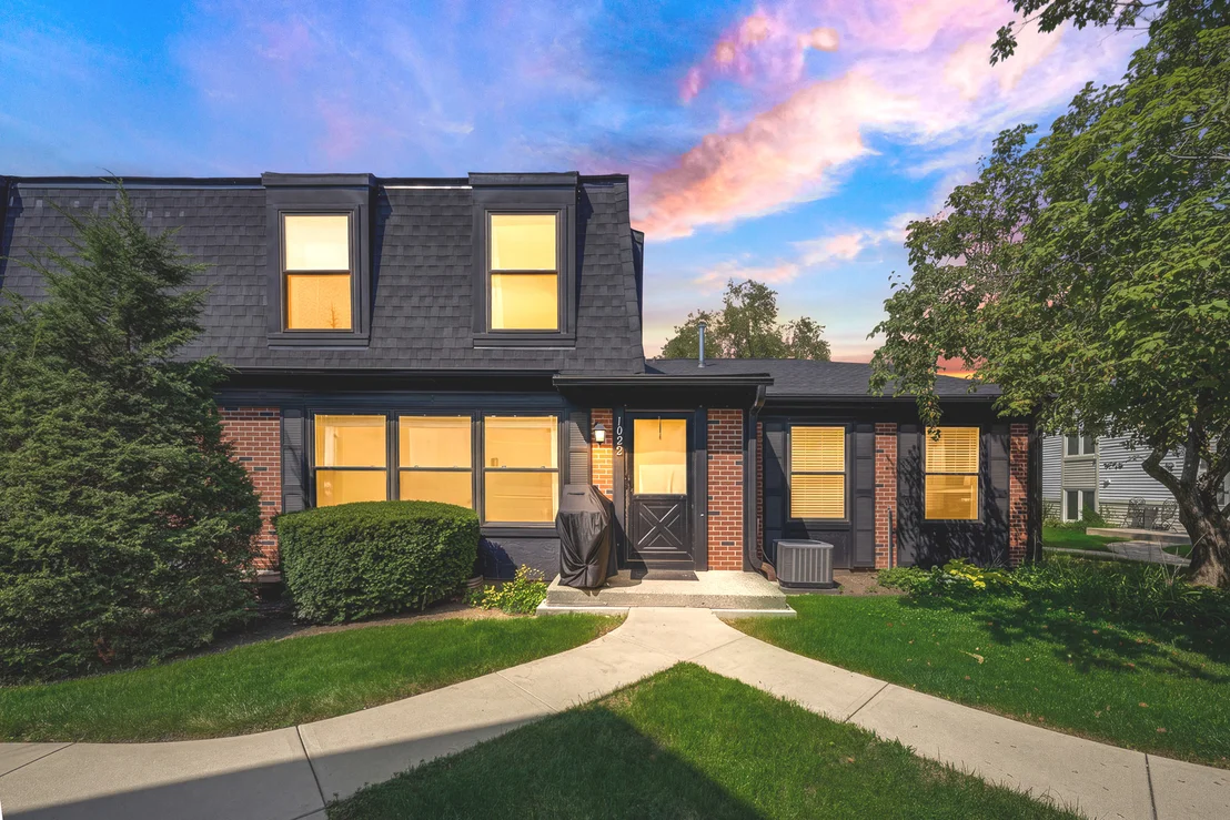 Photo of 1022 Inverrary Lane