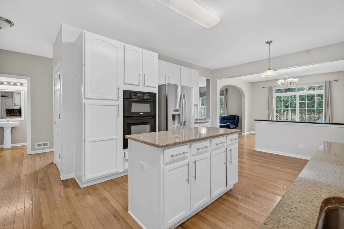 Photo of 10S447 Carrington Circle