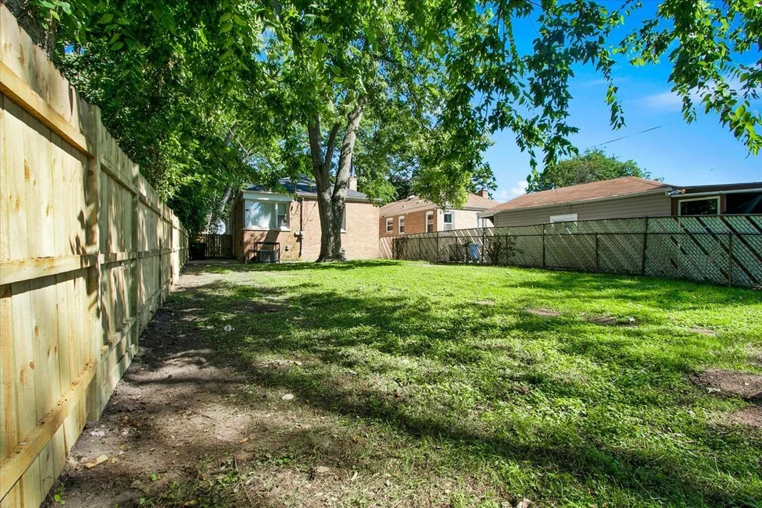 Photo of 659 W 129th Place