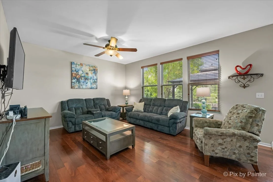 Photo of 909 Avalon Way