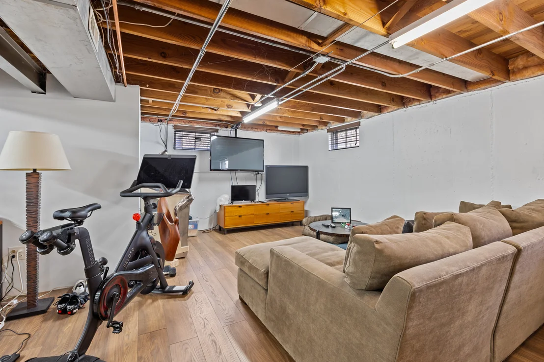 Photo of 914 Central Avenue