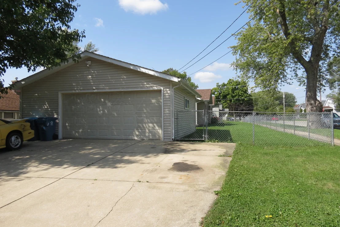 Photo of 527 Binder Street