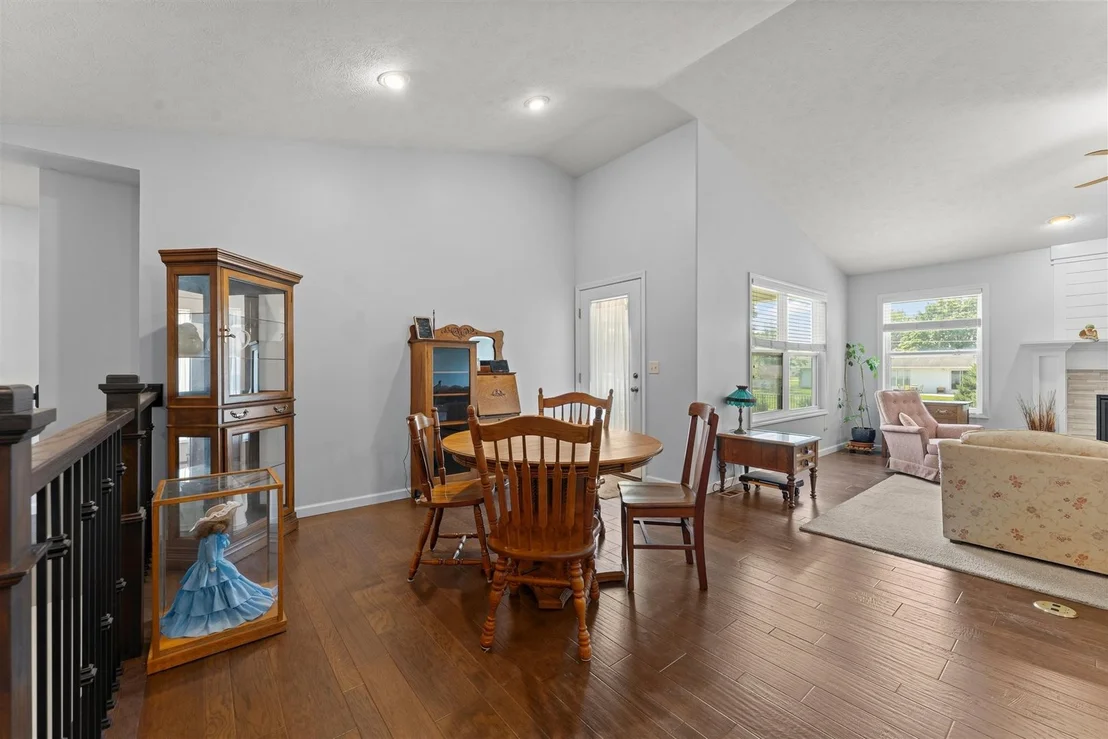 Photo of 701 Red Bud Drive