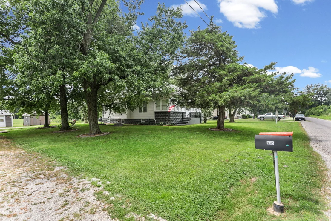 Photo of 1005 W 7th Street