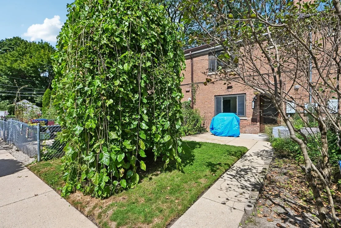 Photo of 738 Dodge Avenue