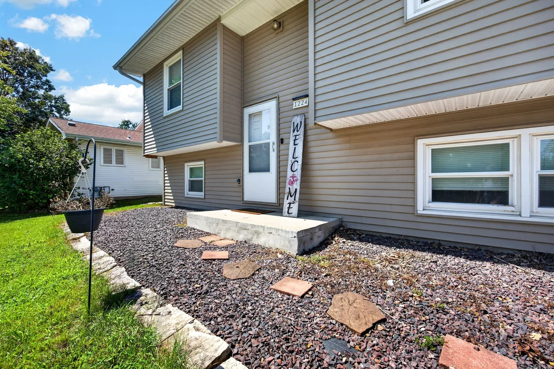Photo of 1224 N Hershey Road