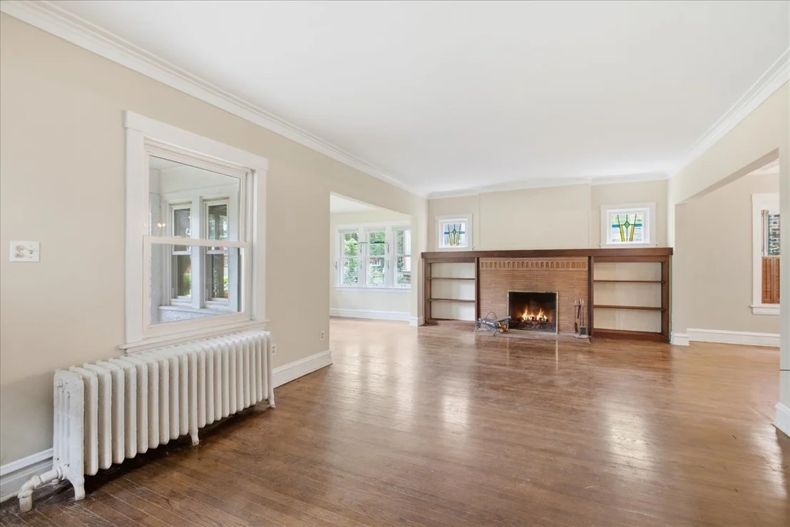 Photo of 1527 W JUNEWAY Terrace