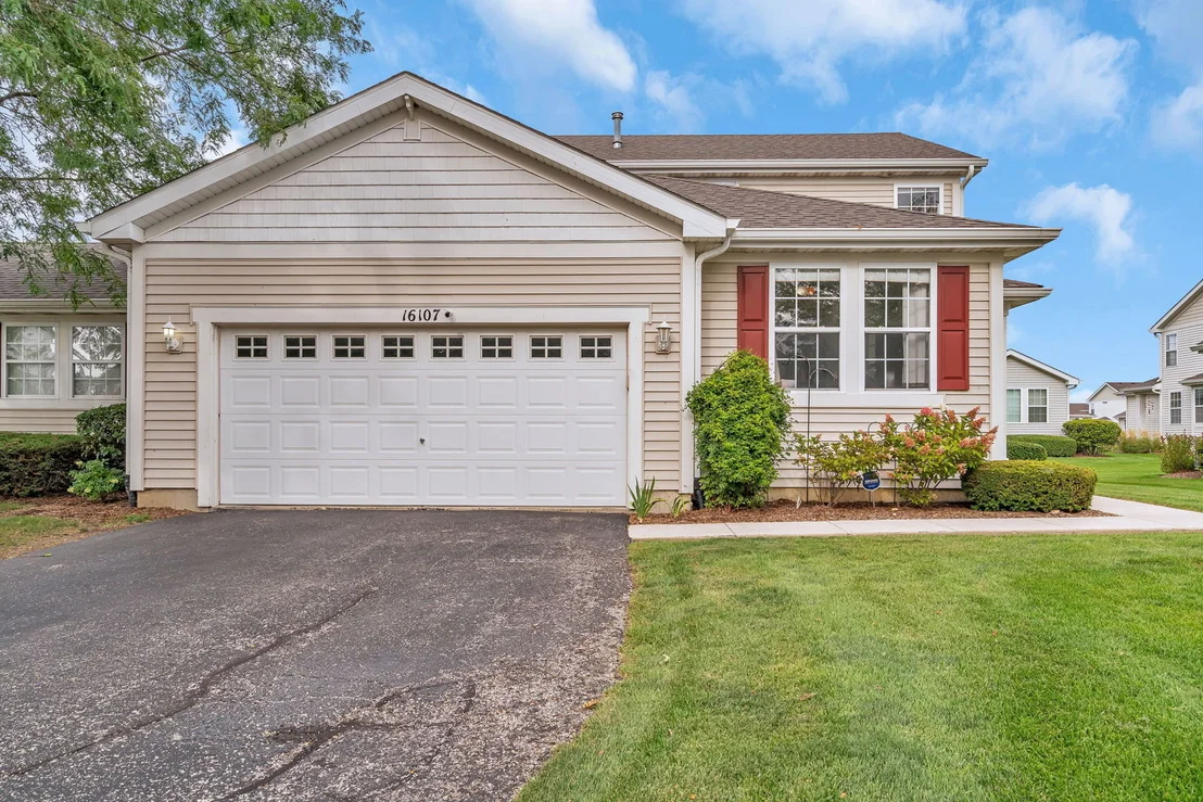 Photo of 16107 Huron Street