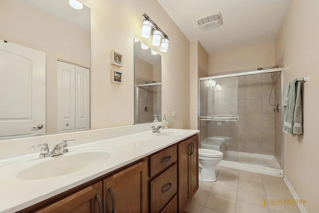 Photo of 545 N Falls Circle