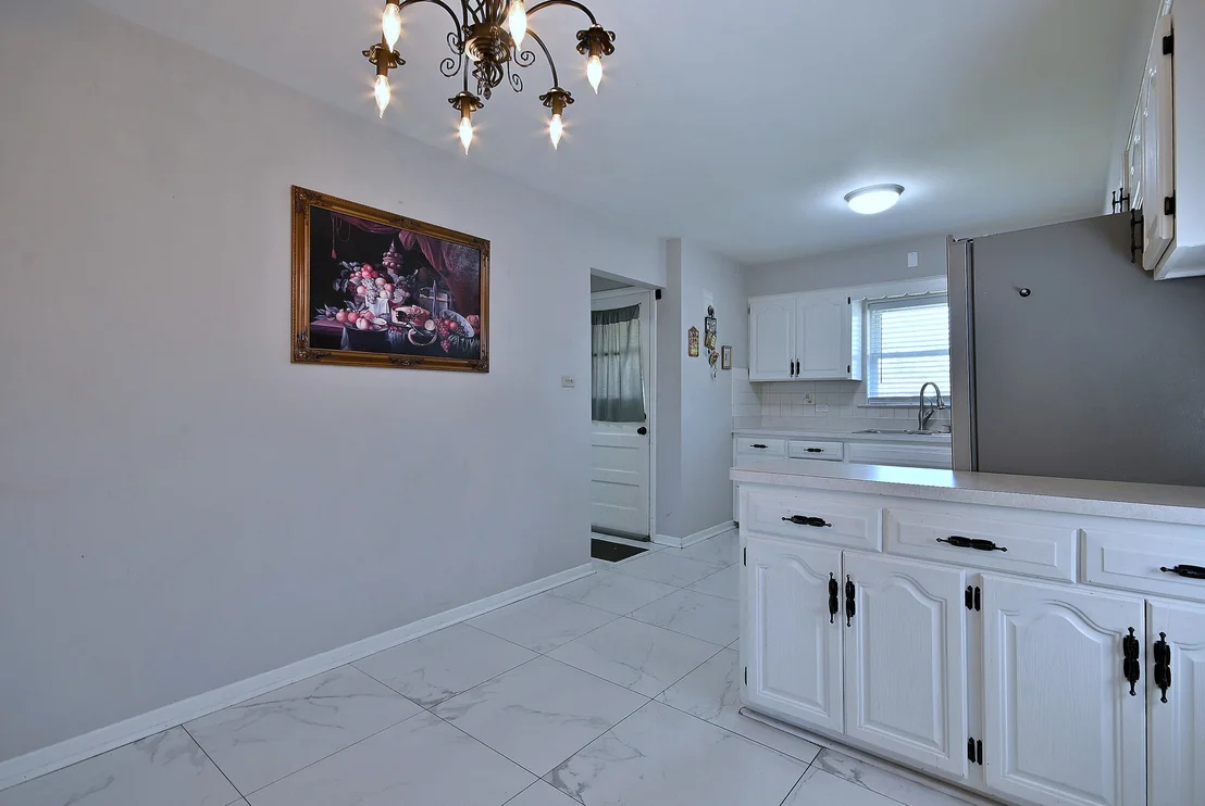 Photo of 341 Iroquois Road