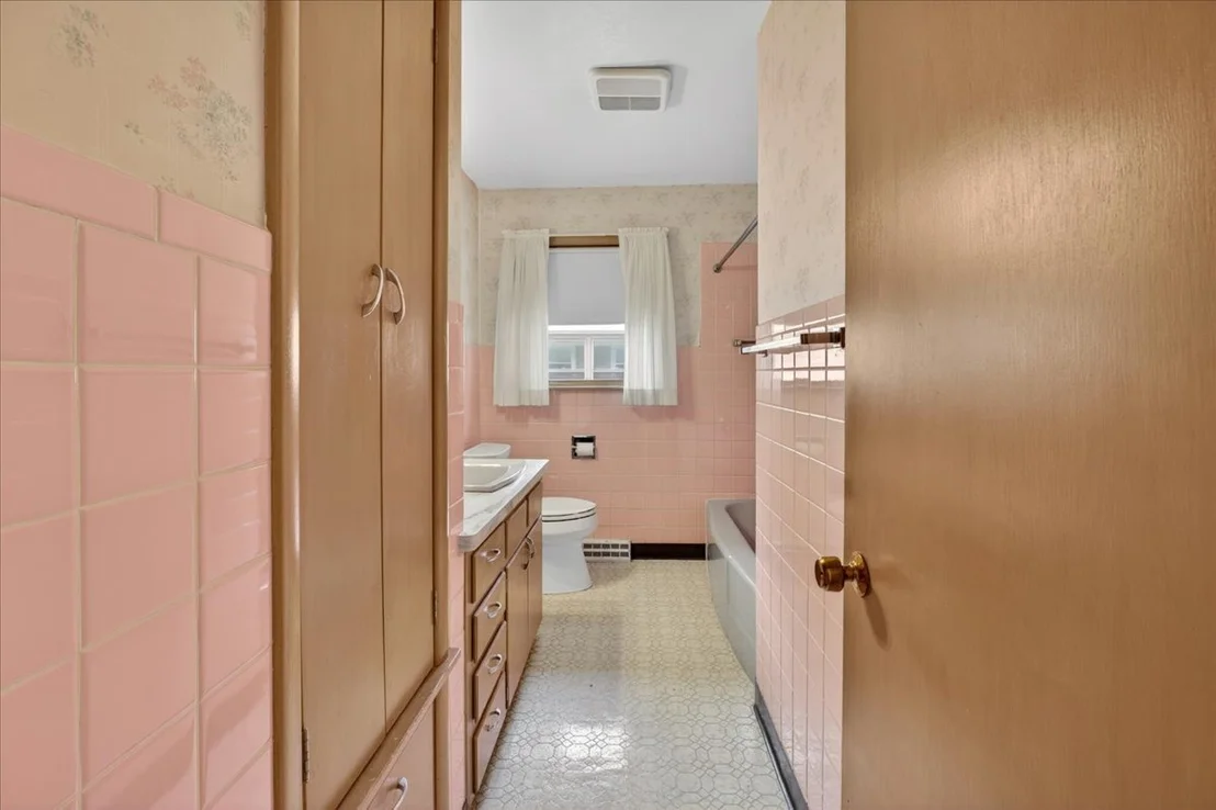 Photo of 404 Fairview Boulevard
