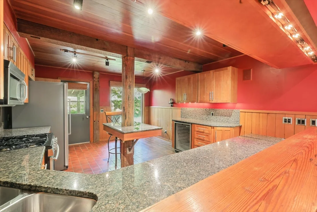 Photo of 802 La Sell Drive