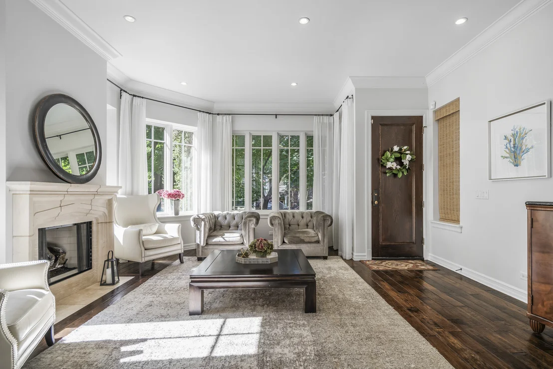 Photo of 1331 W Wolfram Street