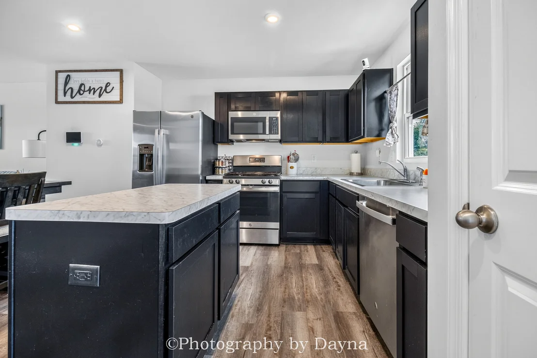 Photo of 2306 Swallowtail Street