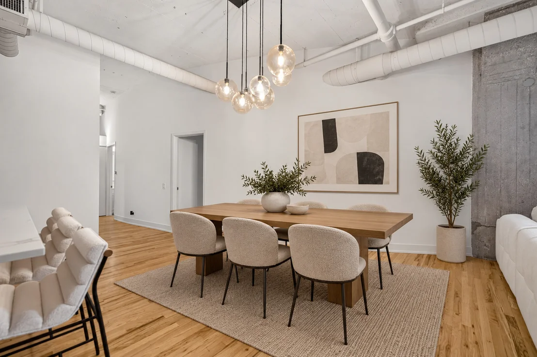 Photo of Unit 712 at 728 W Jackson Boulevard
