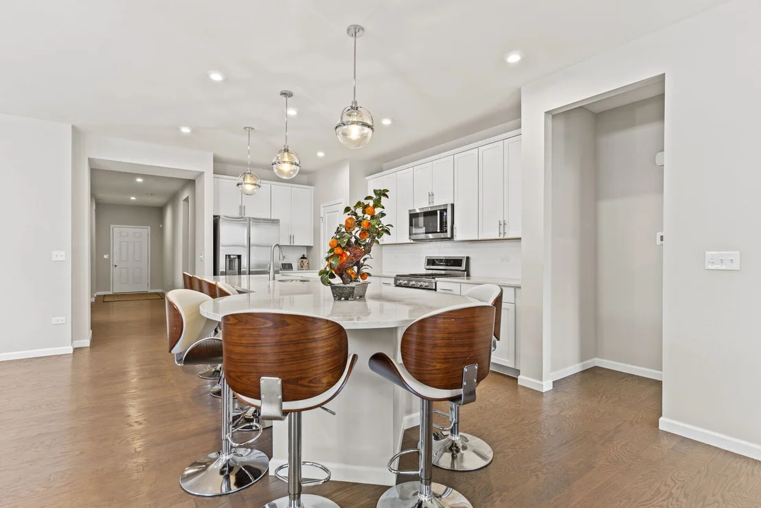 Photo of 1S056 Rhoads Way