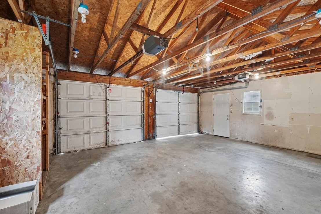 Photo of 305 S 1st Street