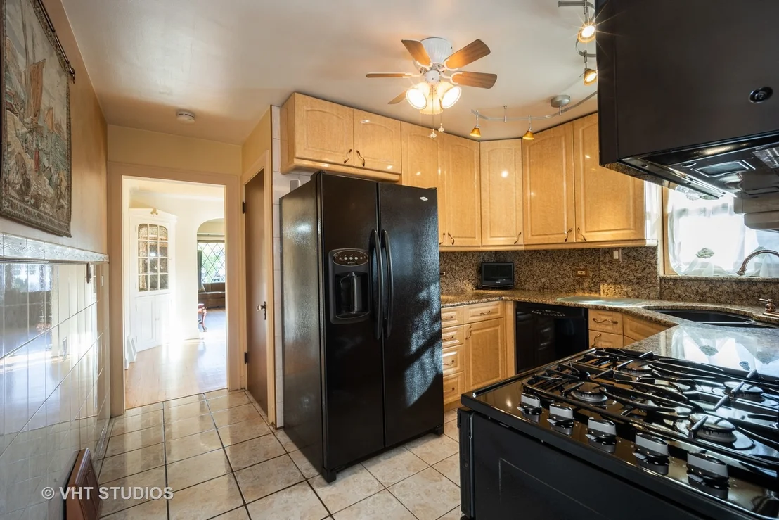 Photo of 827 Rose Avenue